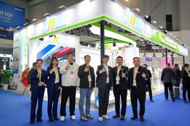 Okpomọkụ Na-akwụsịghị akwụsị, Ịma mma Na-aga n'ihu!